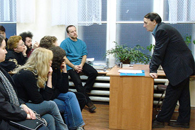 Лекция А. А. Зализняка «Некоторые проблемы порядка слов в истории русского языка», 18 ноября 2005 года, школа «Муми-тролль»