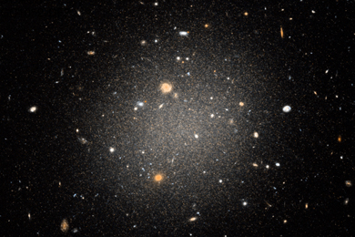 Изображение галактики NGC 1052-DF2, полученное телескопом «Хаббл» после 11 часов наблюдения в двух фильтрах