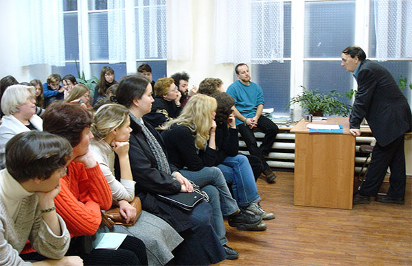 Лекция А. А. Зализняка «Некоторые проблемы порядка слов в истории русского языка», 18 ноября 2005 года, школа «Муми-тролль»